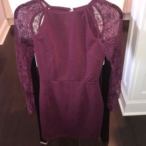 Lace sleeve open back dress